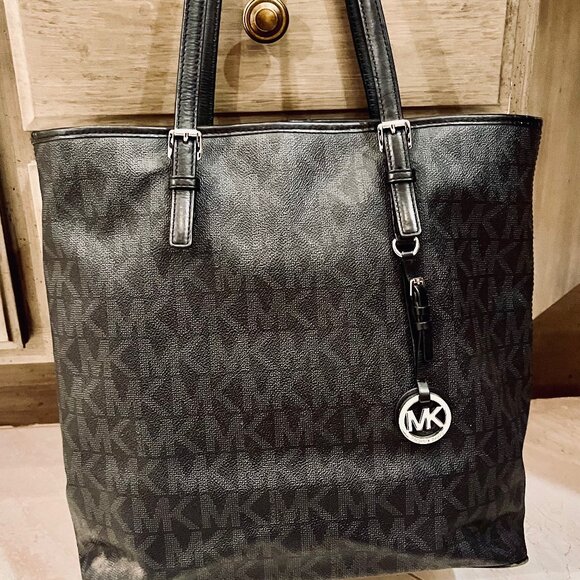 Michael Kors Handbags - Michael Kors Logo Bag